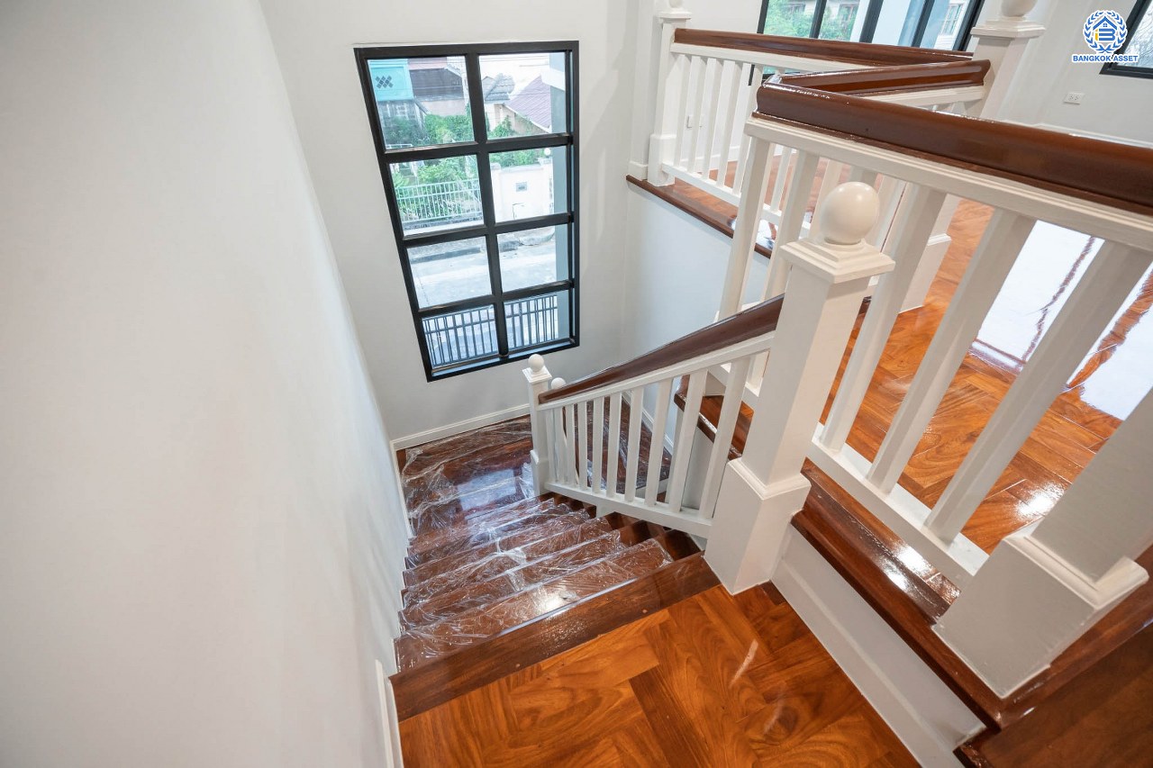 บ้านมือสองตกแต่งใหม่ แบรนด์ LH โครงการ ชัยพฤกษ์ วัดลาดปลาดุก ตอบโจทย์ทุกการอยู่อาศัย เนื้อที่ 106 ตร.ว. พื้นที่ใช้สอยมากถึง 225.5 ตร.ม. ฟังก์ชัน 3 ห้องนอน 4 ห้องน้ำ 1 ห้องแม่บ้าน จอดรถได้ 2 คัน บนทำเลดีที่สุด! ใกล้เซ็นทรัลเวสต์เกต ทางด่วน "กาญจนาภิเษก" และรถไฟฟ้าสายสีม่วง "สถานีคลองบางไผ่"